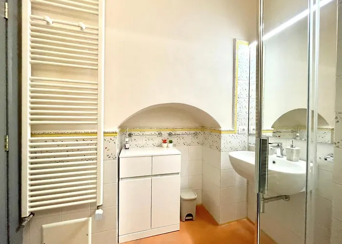 Chiostro D'oro, Il Benessere Nel Centro Citta דירה לצ'ה